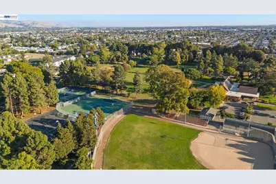 957 Cheryl Ann Cir #15, Hayward, CA 94544 - Photo 53