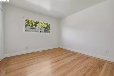 8011 Sunkist Dr, Oakland, CA 94605 - Photo 11