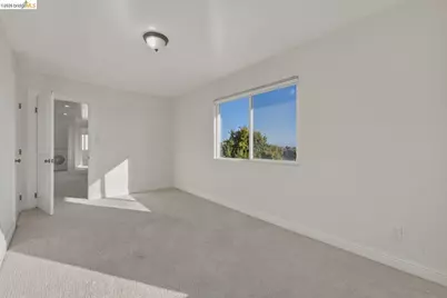 8011 Sunkist Dr, Oakland, CA 94605 - Photo 21