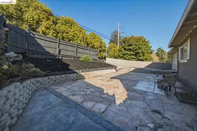 8011 Sunkist Dr, Oakland, CA 94605 - Photo 27