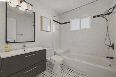 8011 Sunkist Dr, Oakland, CA 94605 - Photo 23