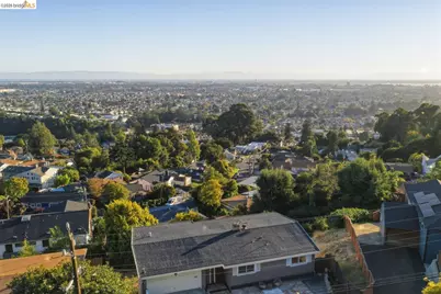 8011 Sunkist Dr, Oakland, CA 94605 - Photo 29