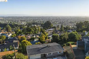 8011 Sunkist Dr, Oakland, CA 94605 - Photo 29