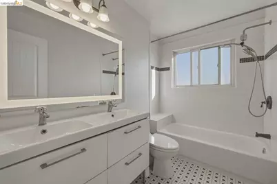 8011 Sunkist Dr, Oakland, CA 94605 - Photo 15