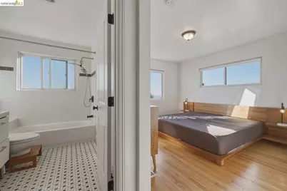 8011 Sunkist Dr, Oakland, CA 94605 - Photo 13