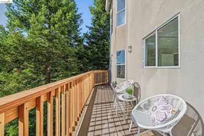 35 Bay Forest Ct, Oakland, CA 94611 - Photo 39