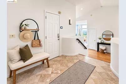 35 Bay Forest Ct, Oakland, CA 94611 - Photo 5