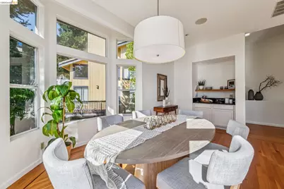 35 Bay Forest Ct, Oakland, CA 94611 - Photo 19