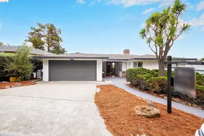 4678 Geranium Pl, Oakland, CA 94619 - Photo 9