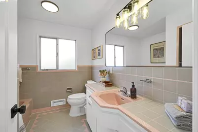4678 Geranium Pl, Oakland, CA 94619 - Photo 33