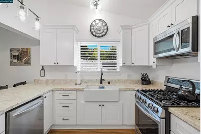 322 Coghlan St, Vallejo, CA 94590 - Photo 11