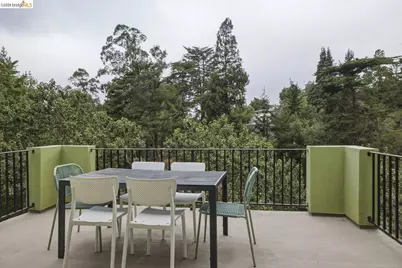 6375 Longcroft Dr, Oakland, CA 94611 - Photo 23