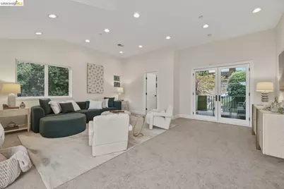 6375 Longcroft Dr, Oakland, CA 94611 - Photo 27