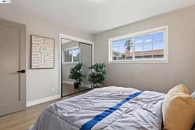 805 Calero St, Milpitas, CA 95035 - Photo 23