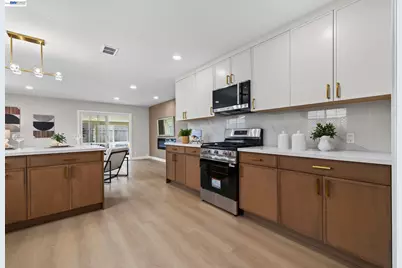805 Calero St, Milpitas, CA 95035 - Photo 9