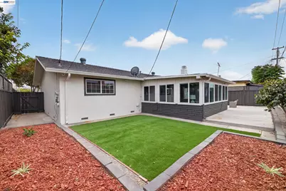 805 Calero St, Milpitas, CA 95035 - Photo 33