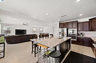 255 Bella Serata Ave, Mountain House, CA 95391 - Photo 21