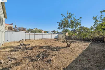 1717 9th St, Oakland, CA 94607 - Photo 29