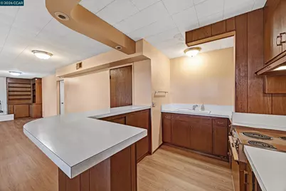557 Summit Dr, Pinole, CA 94564 - Photo 23