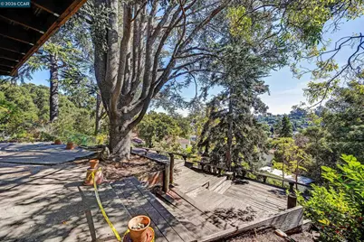 557 Summit Dr, Pinole, CA 94564 - Photo 29