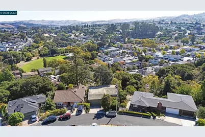 557 Summit Dr, Pinole, CA 94564 - Photo 1