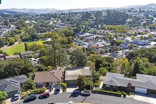 557 Summit Dr, Pinole, CA 94564 - Photo 1