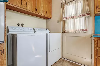 557 Summit Dr, Pinole, CA 94564 - Photo 11