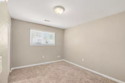 201 17th St, Pittsburg, CA 94565 - Photo 9