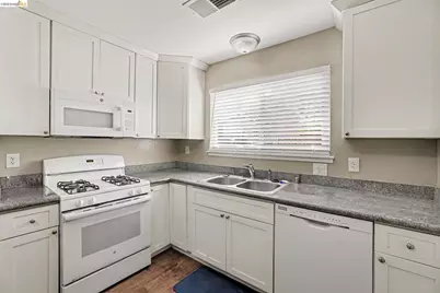 201 17th St, Pittsburg, CA 94565 - Photo 7