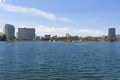 1438 Lakeshore Ave #6, Oakland, CA 94606 - Photo 19