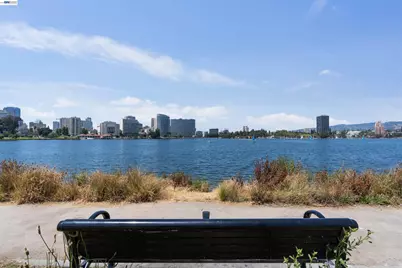 1438 Lakeshore Ave #6, Oakland, CA 94606 - Photo 21