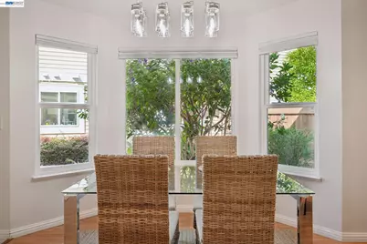 37 Oak Park Dr, Alameda, CA 94502 - Photo 13