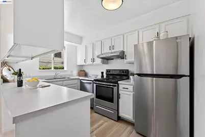 2205 San Antonio Ave #F, Alameda, CA 94501 - Photo 9