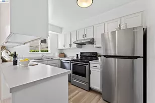 2205 San Antonio Ave, Alameda, CA 94501 - Photo 9