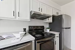 2205 San Antonio Ave, Alameda, CA 94501 - Photo 11