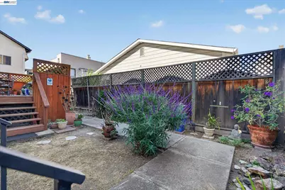 2205 San Antonio Ave #F, Alameda, CA 94501 - Photo 21