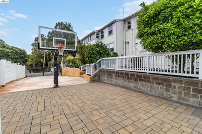 3416 Davis St, Oakland, CA 94601 - Photo 41