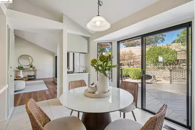 836 Navaronne Way, Concord, CA 94518 - Photo 25