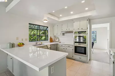 836 Navaronne Way, Concord, CA 94518 - Photo 17