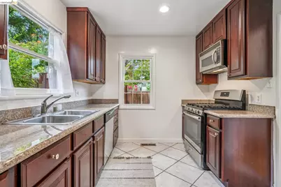 4737 Virginia Ave, Oakland, CA 94619 - Photo 15