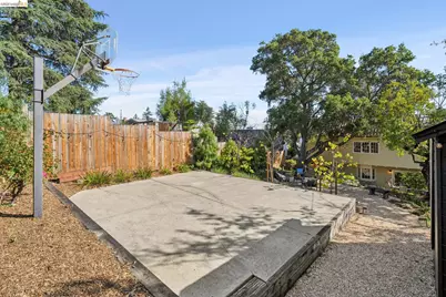 2000 Clemens Rd, Oakland, CA 94602 - Photo 87