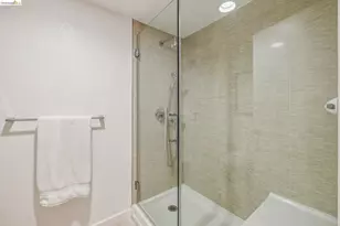 440 Canyon Oaks Dr, Oakland, CA 94605 - Photo 15