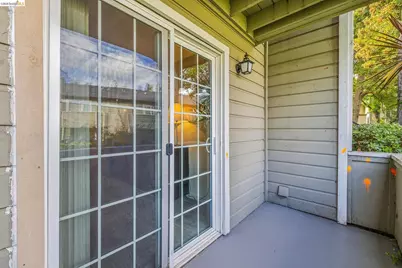 440 Canyon Oaks Dr #D, Oakland, CA 94605 - Photo 17
