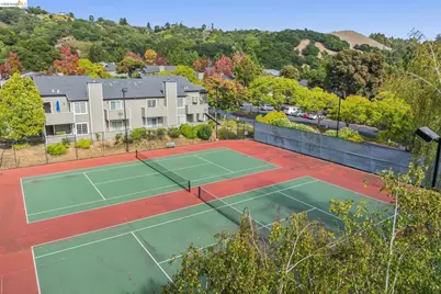 440 Canyon Oaks Dr #D, Oakland, CA 94605 - Photo 23
