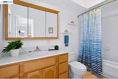 204 Centre Ct, Alameda, CA 94502 - Photo 25