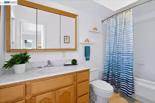 204 Centre Ct, Alameda, CA 94502 - Photo 25