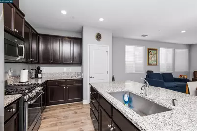 4512 Villa Del Paso Ln, Sacramento, CA 95834 - Photo 17