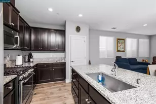 4512 Villa Del Paso Ln, Sacramento, CA 95834 - Photo 17