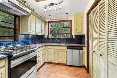 124 Cypress Dr, Fairfax, CA 94930 - Photo 13