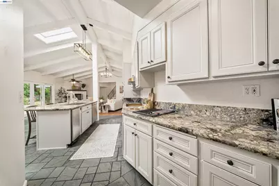 699 Fiesta Pl, Hayward, CA 94544 - Photo 13